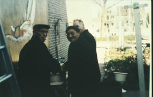 Jaren '80
Jan Lageveen (midden), palingroker Achtereiland
